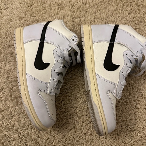 Nike high top shoes - Picture 3 of 5